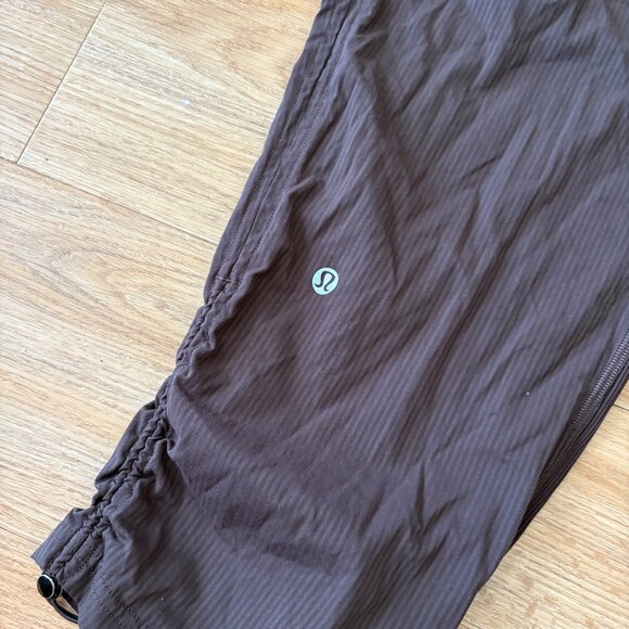 Lululemon Athletic Dance Studio MR Cropped Pants Java Women’s Size 10 - Picture 7 of 8